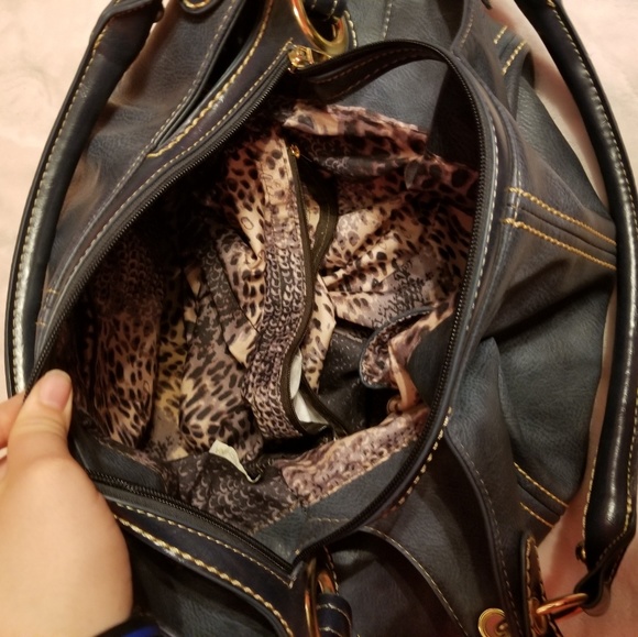 Cute blue purse. - Picture 2 of 2